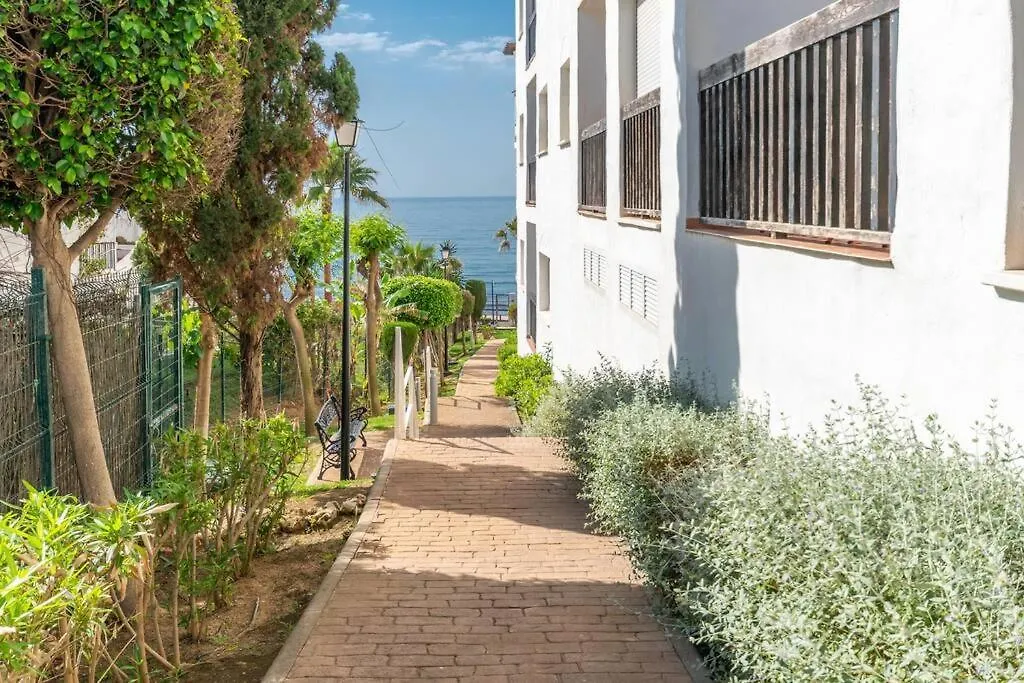 Beachfront Sea View In Cozy 1Br With Pool And Garage Sitio de Calahonda Spain