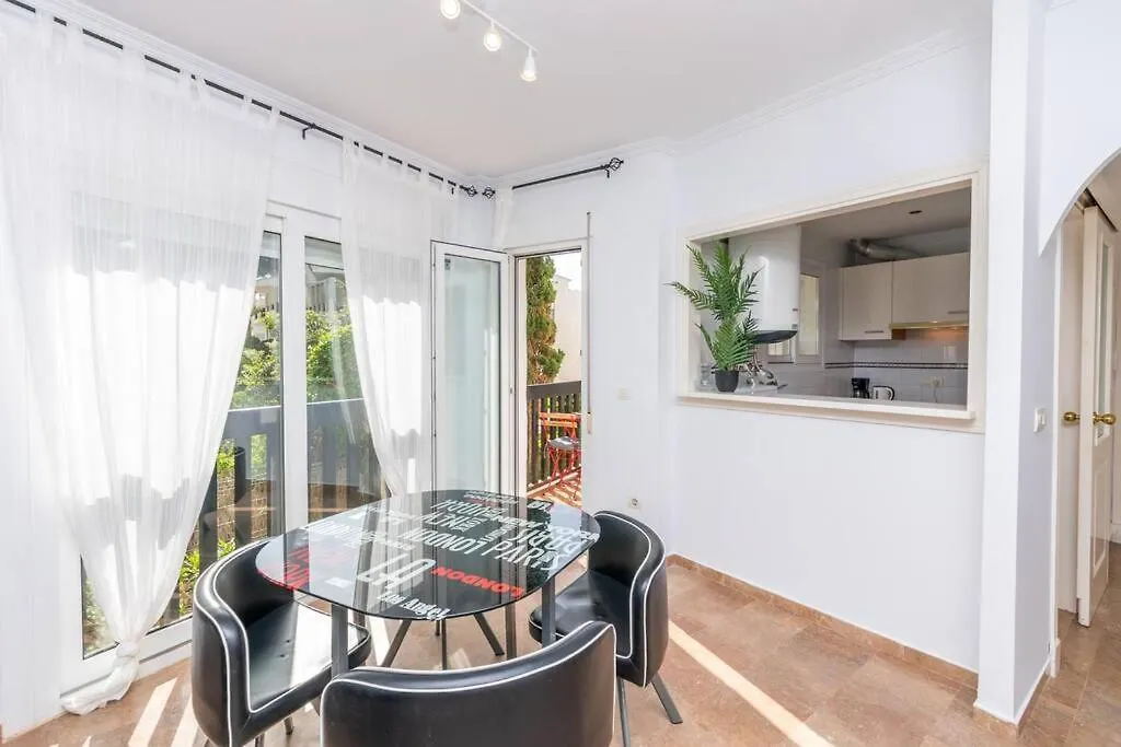 Apartment Beachfront Sea View In Cozy 1Br With Pool And Garage Sitio de Calahonda