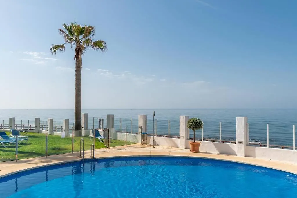 Beachfront Sea View In Cozy 1Br With Pool And Garage Sitio de Calahonda Spain